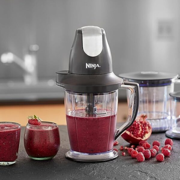 ninja qb1004 blender/food processor with 450 watt base, 48oz pitcher, 16oz chopper bowl, and 40oz processor bowl for shakes, smoothies, and meal prep,black