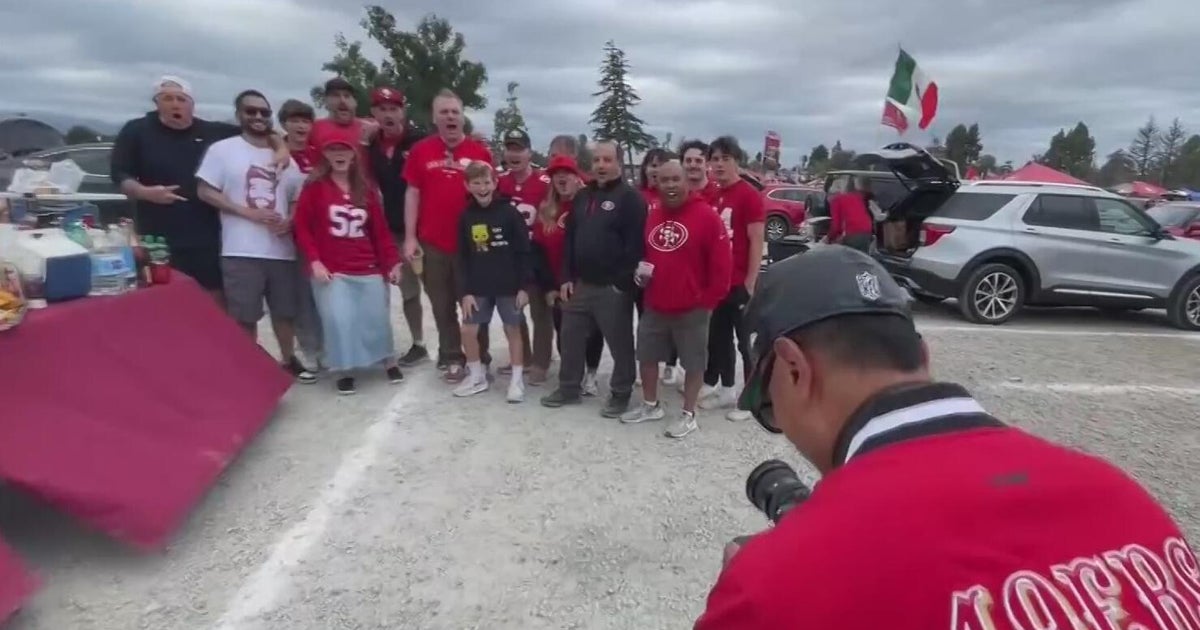 Avid 49ers fan gains fame for documenting Levi’s Stadium tailgate celebrations