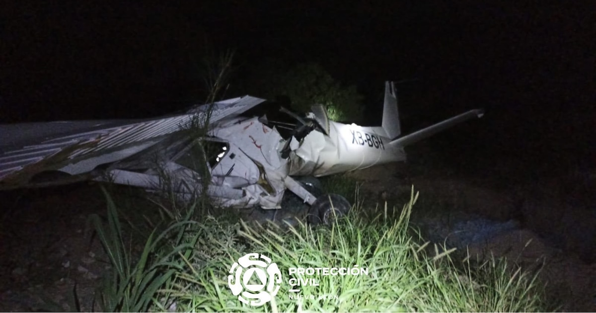 Cae avioneta en el Interpuerto de Parque Industrial de García, Nuevo León: dos personas murieron