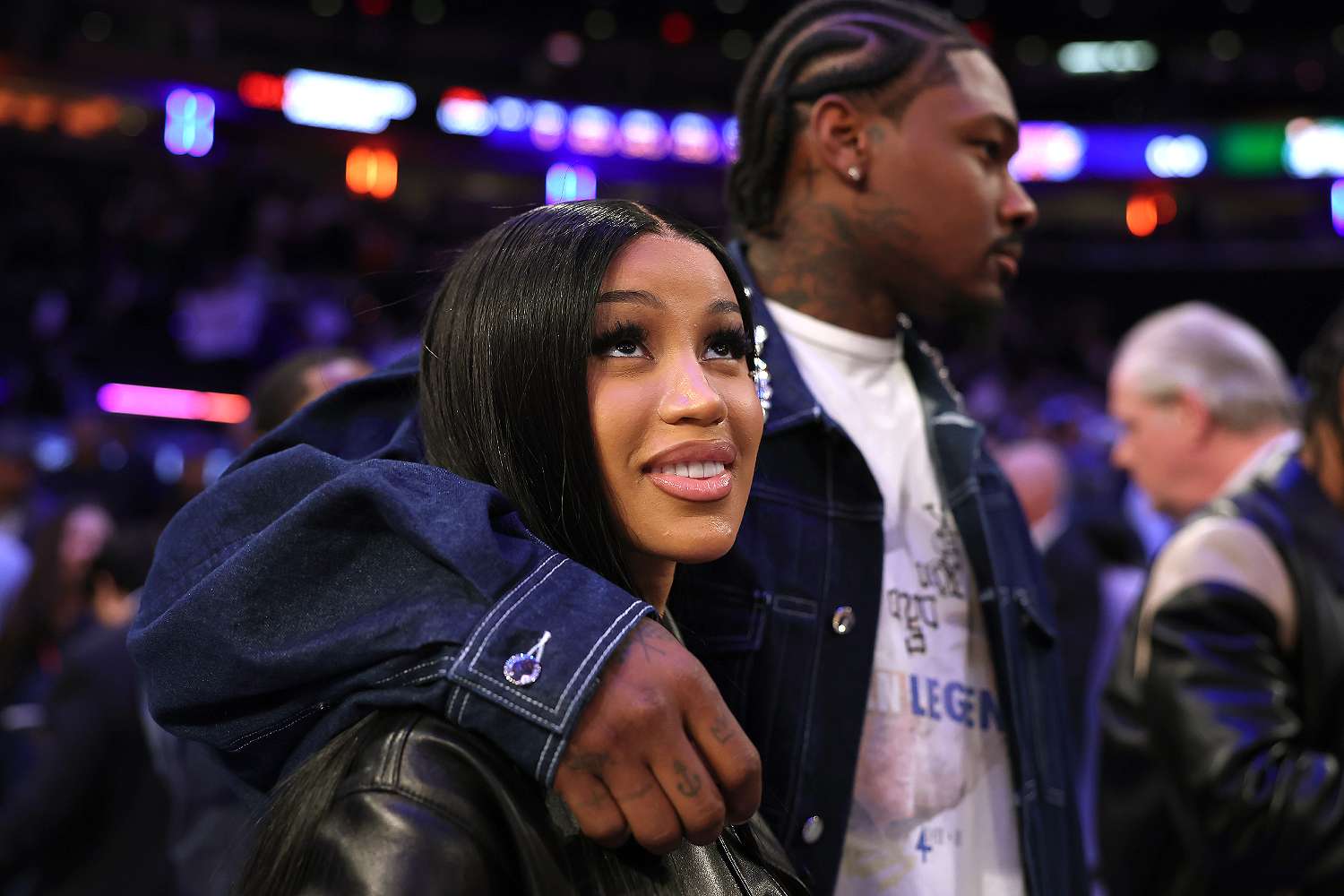 Cardi B Calls Romance with Boyfriend Stefon Diggs ‘Sparkling’