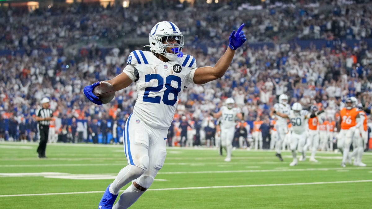 Colts running back is catching passes again