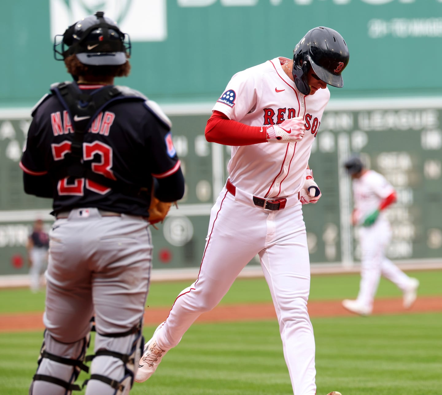 Roman Anthony leaves Red Sox’ game after grabbing at back/left side