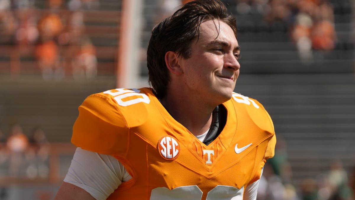 Tennessee vs. Mississippi prediction in EA Sports College Football 26