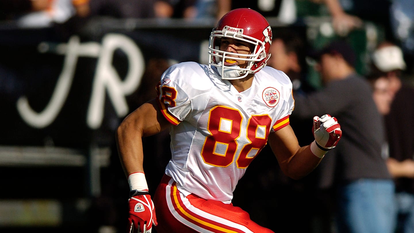 Tony Gonzalez hints he’s greater than Travis Kelce because of one big factor