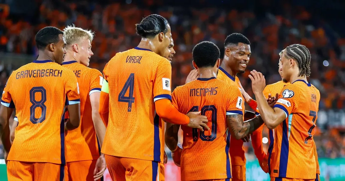 Voetbalminnend Nederland richt na interland Litouwen