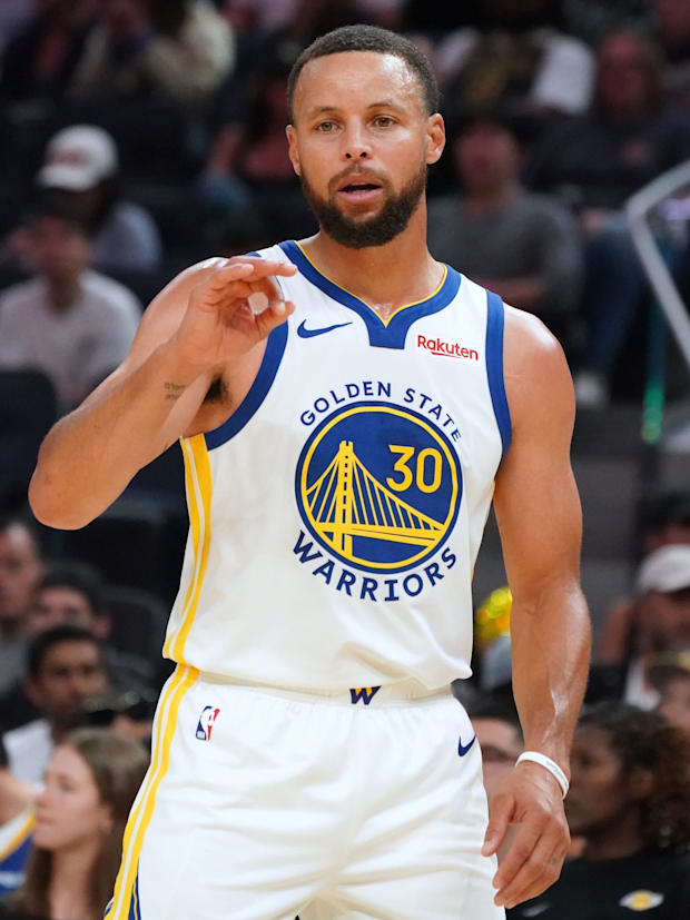 Golden State Warriors guard Stephen Curry Golden State Warriors guard Stephen Curry