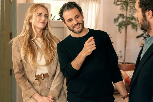 Erin Simkin/Netflix Justine Lupe as Morgan and Arian Moayed as Andy in 'Nobody Wants This'