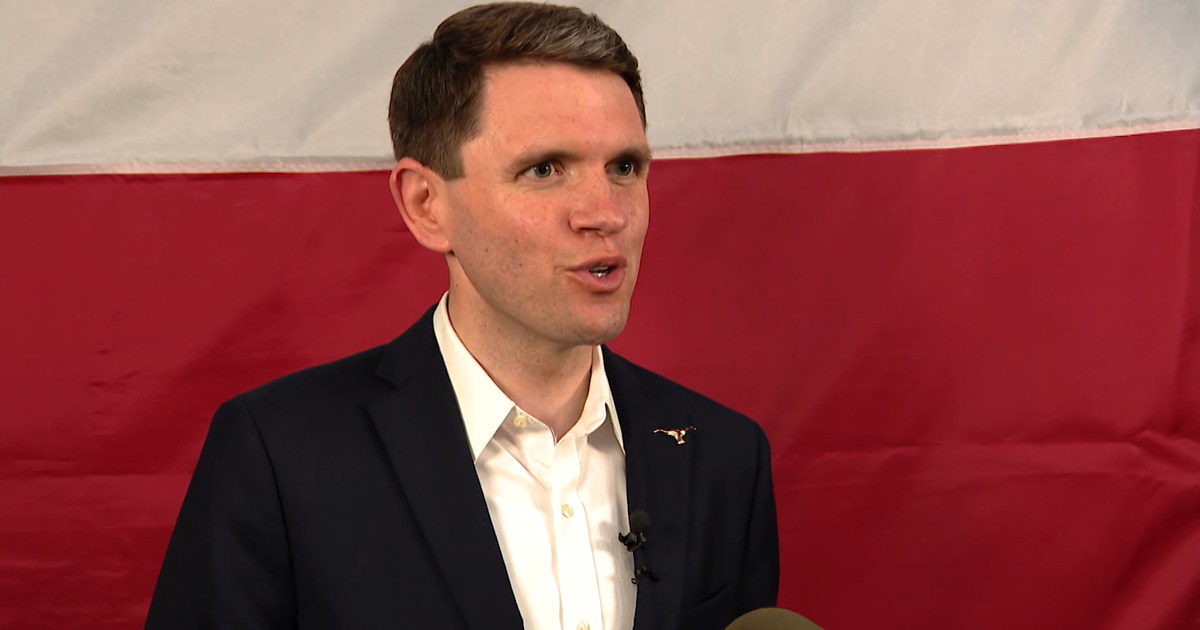 At campaign stop in Fort Worth, Democratic U.S. Senate candidate James Talarico says he’s going up against the establishment in both parties