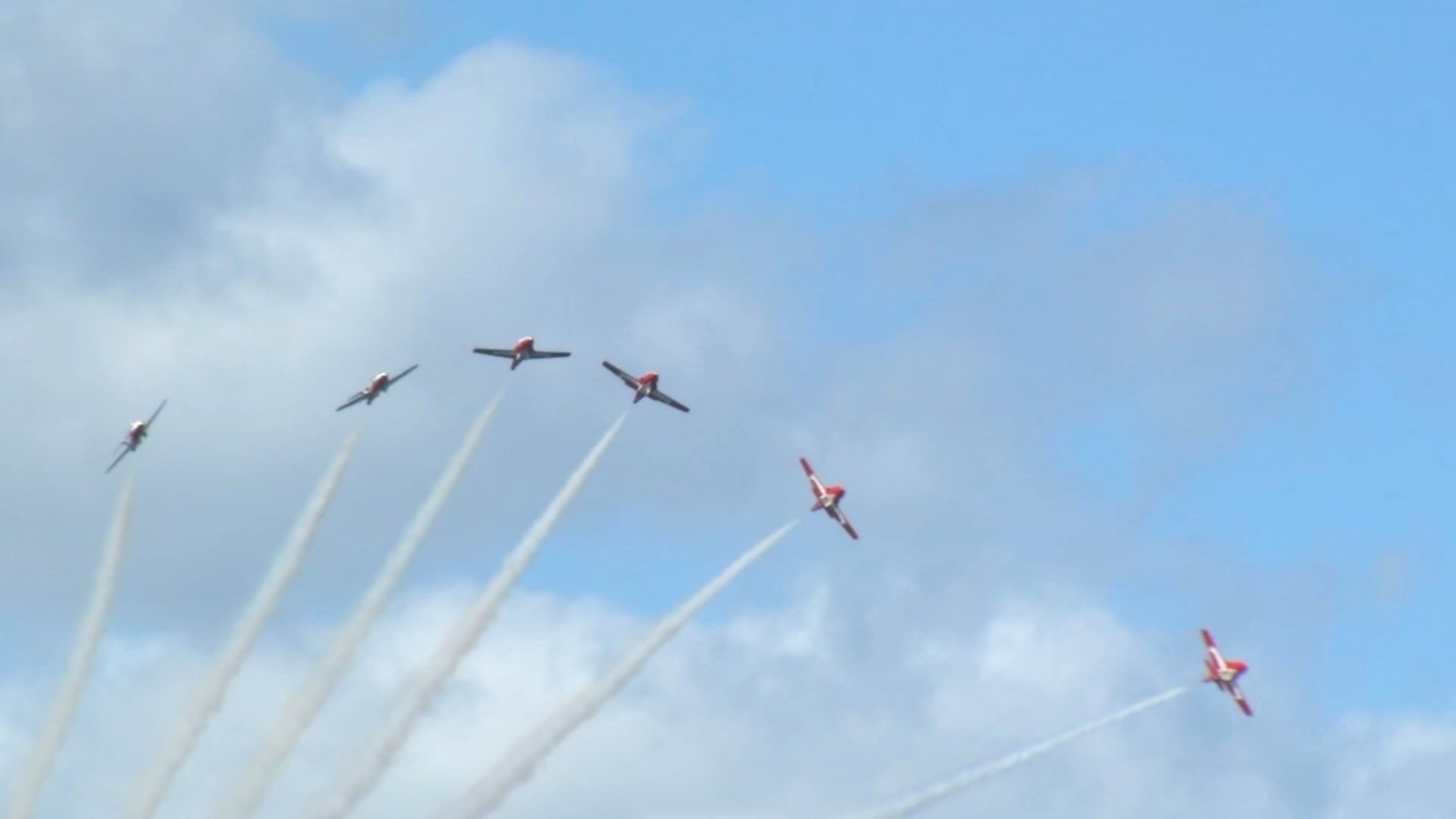 Canadian Snowbirds air show thrills San Francisco Fleet Week spectators, despite no Blue Angels