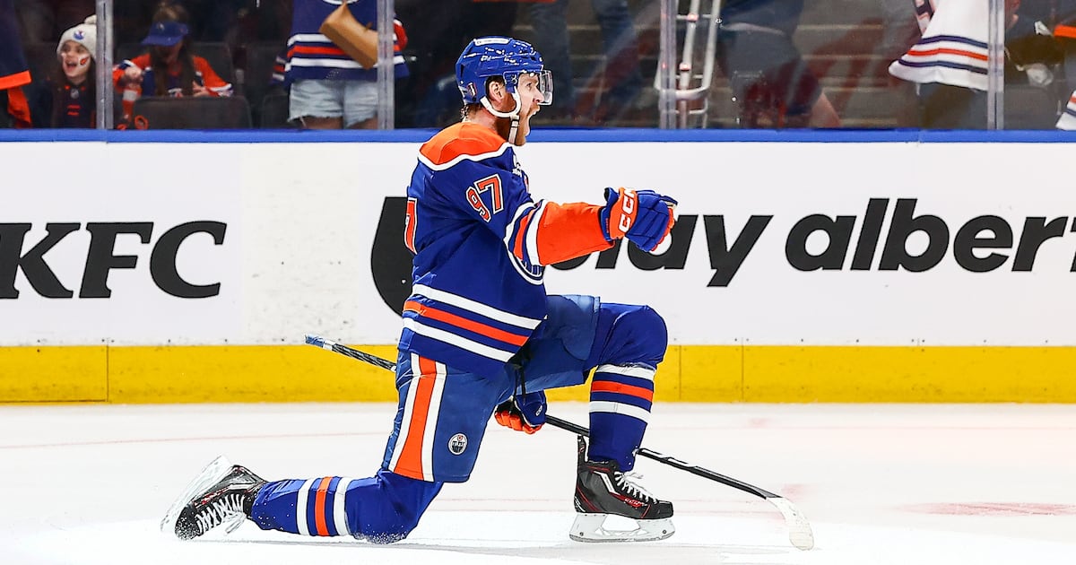 Connor McDavid agrees to extension with Edmonton Oilers
