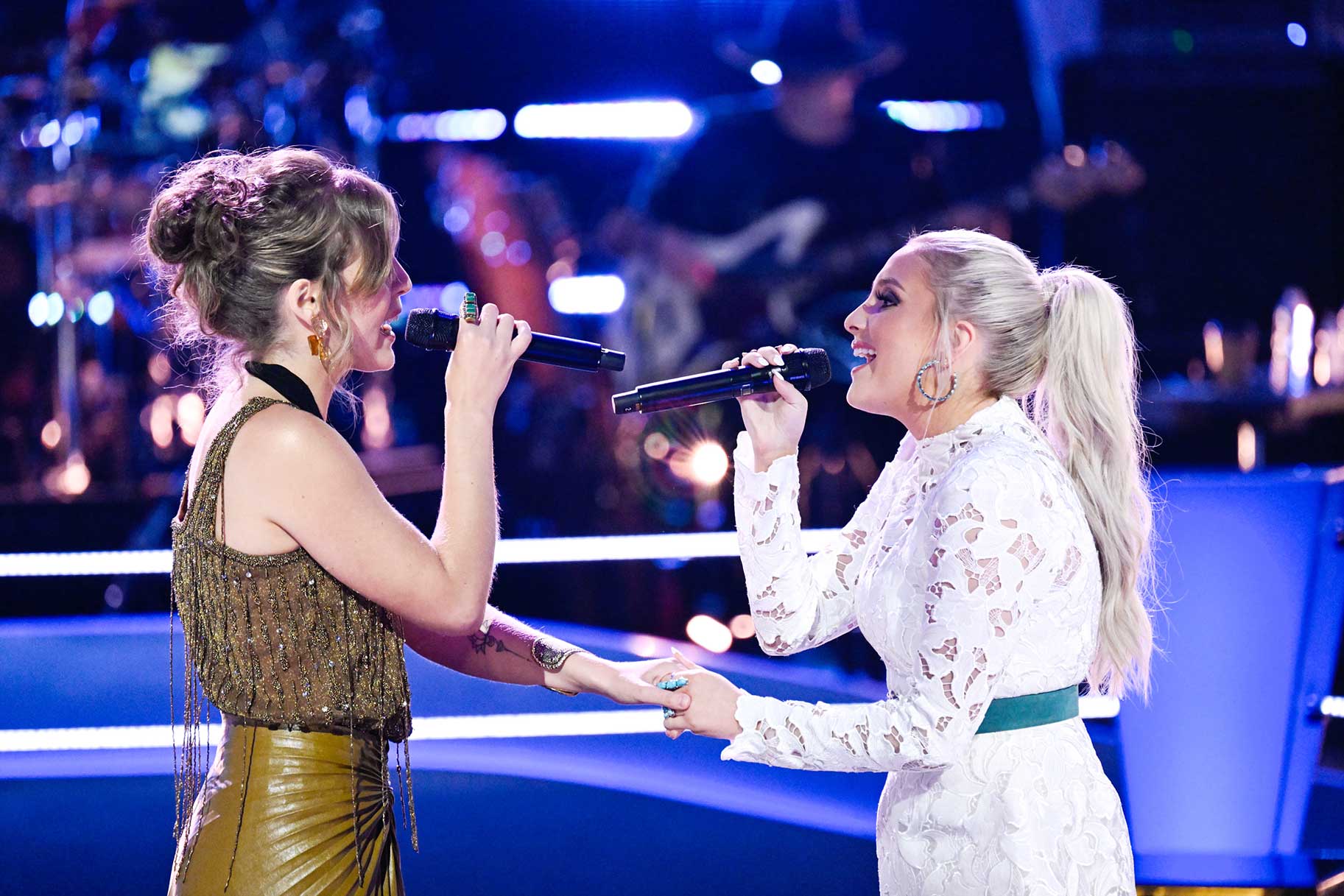 “Cowboys Cry Too” Battle on The Voice Got Standing Ovation