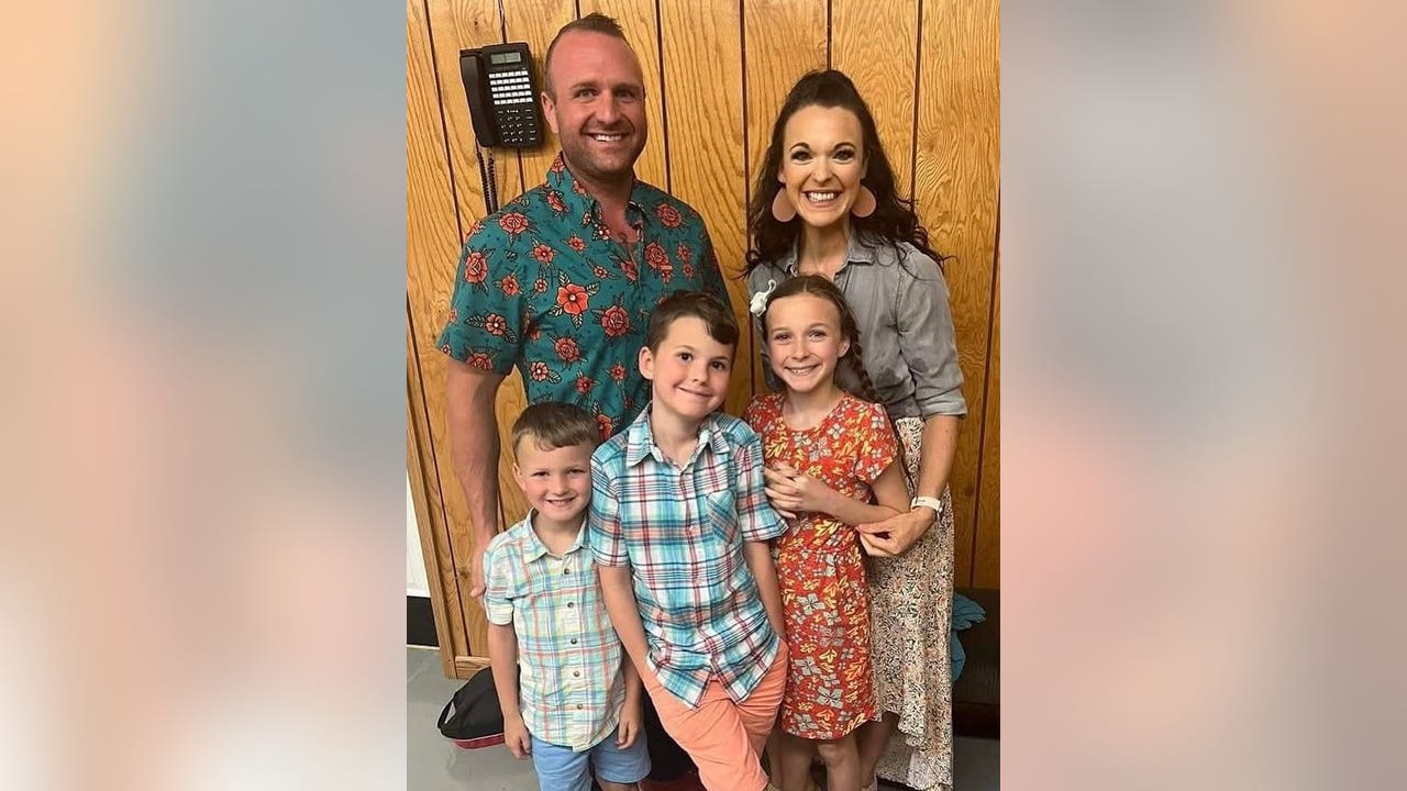 Darren Bailey’s son, daughter-in-law and 2 grandchildren killed in helicopter crash