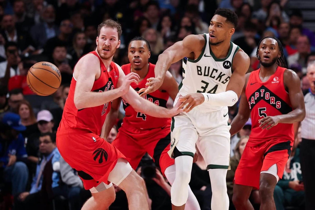 Giannis’ 31-point, 20-rebound night leaves teammates in awe: ‘Best player in the world’ Giannis’ 31-point, 20-rebound night leaves teammates in awe: ‘Best player in the world’