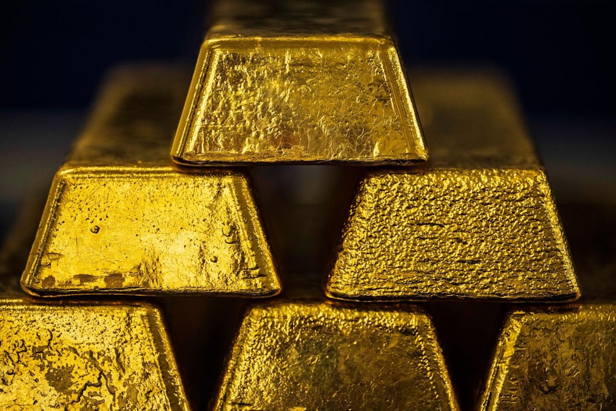Gold Slumps Most in Four Years as Record-Breaking Rally Cools