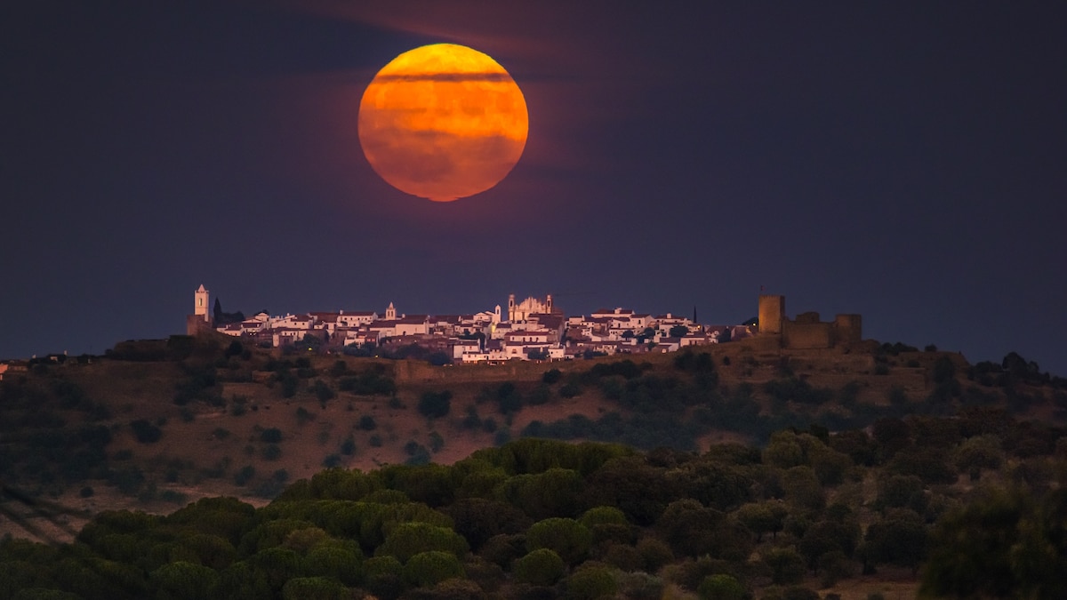 How to watch the rare streak of 3 supermoons happening back-to-back