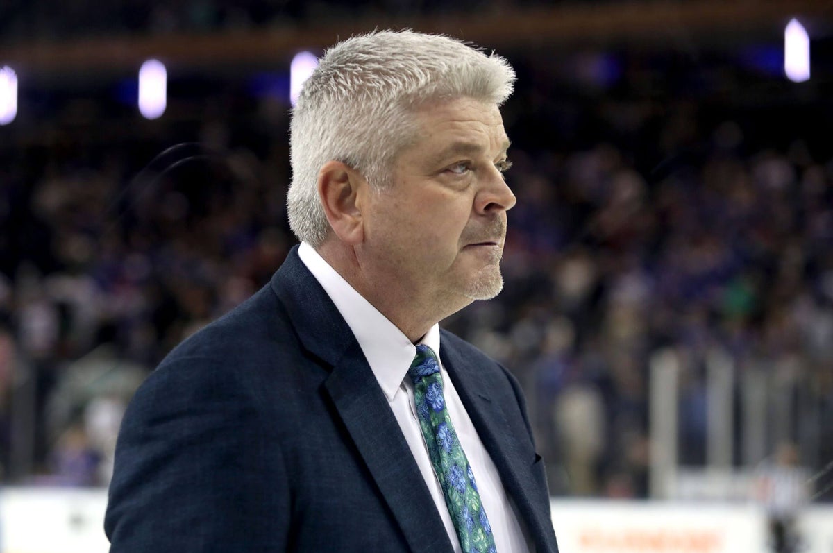 In Todd McLellan’s first game back in Los Angeles, it’s not just the bench that’s familiar In Todd McLellan’s first game back in Los Angeles, it’s not just the bench that’s familiar