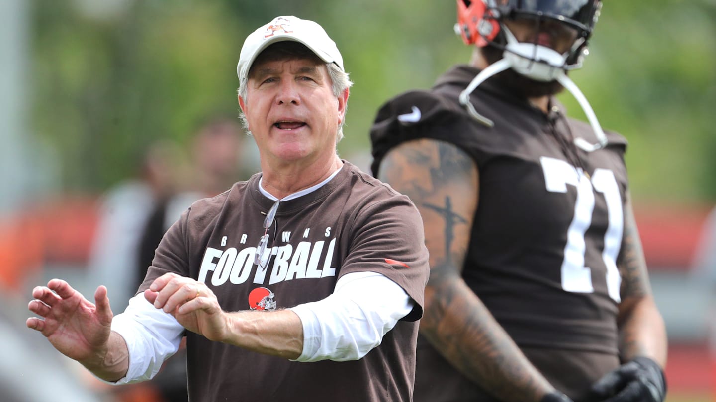 Legendary O-Line Coach Becomes Available for Pittsburgh Steelers