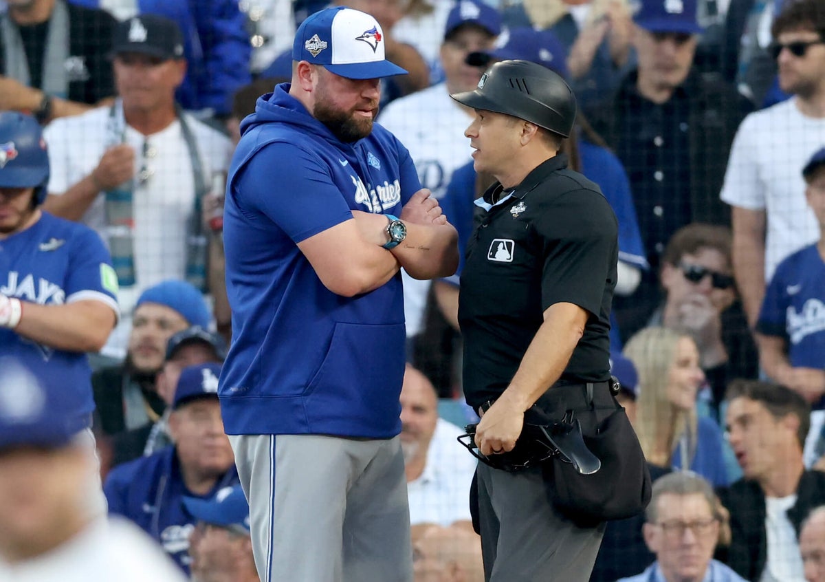Missed ball-strike call leads to costly pickoff in World Series Game 3 Missed ball-strike call leads to costly pickoff in World Series Game 3