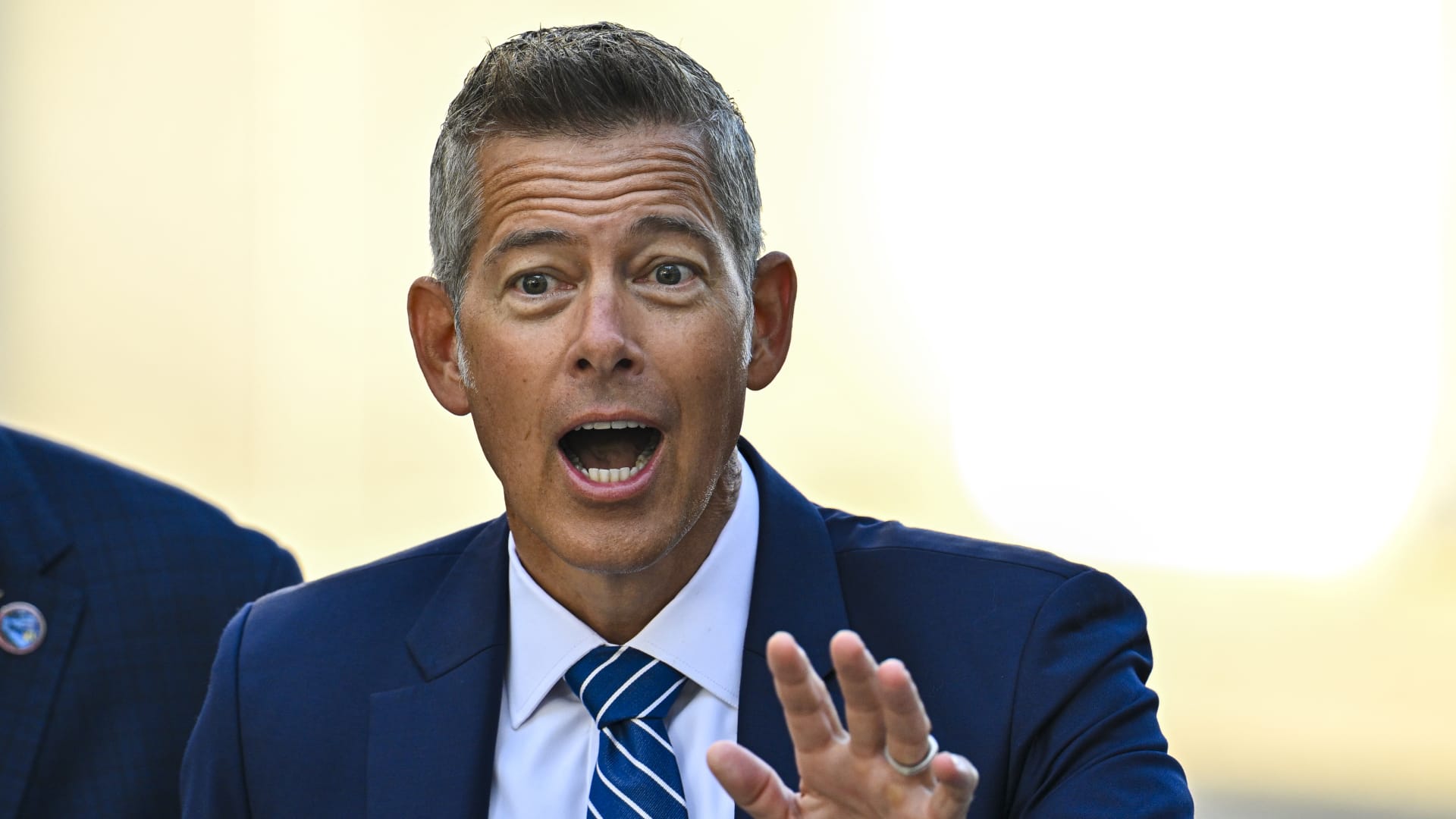 Musk’s SpaceX is behind on Artemis moon launch