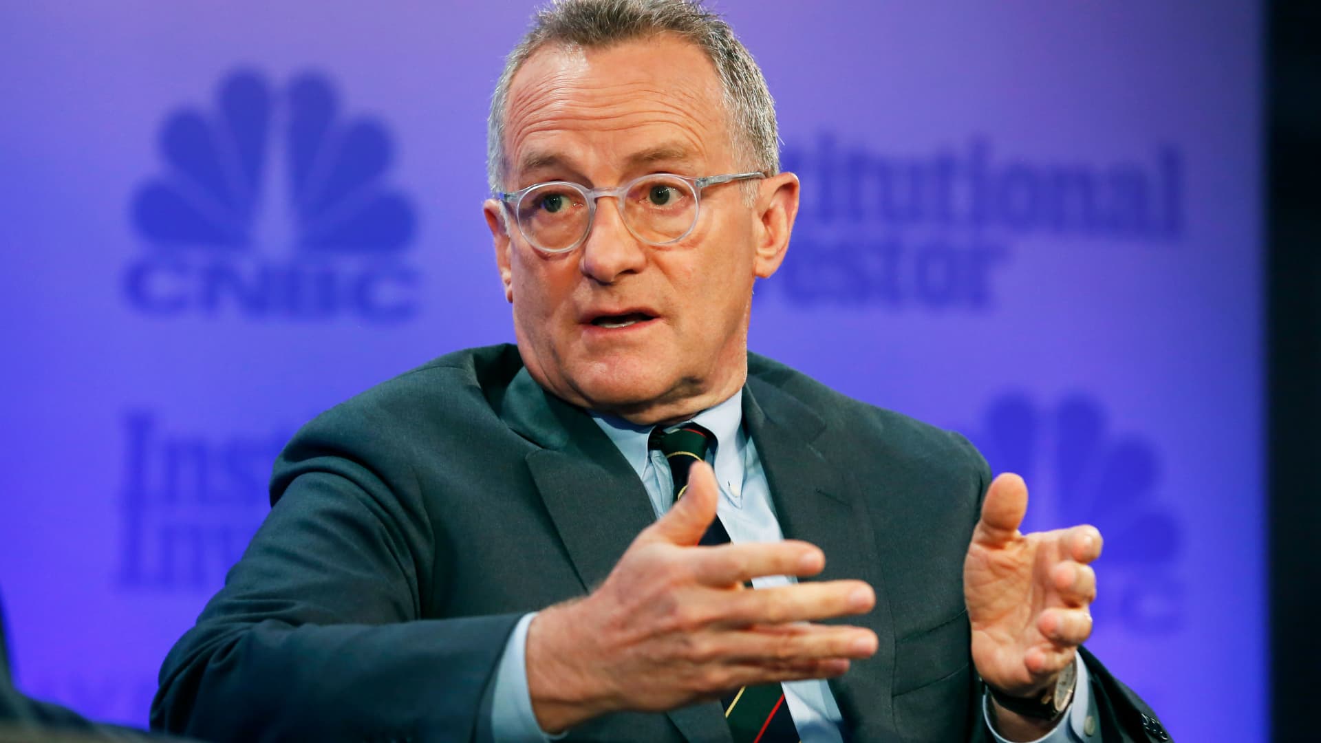 Oaktree’s Howard Marks says AI frenzy isn’t a bubble — at least not yet