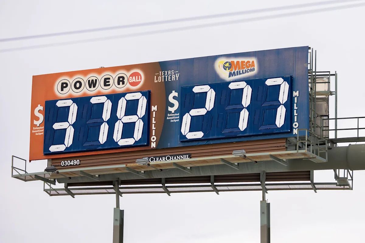 Powerball, Lotto Texas winning numbers for Oct. 22, 2025