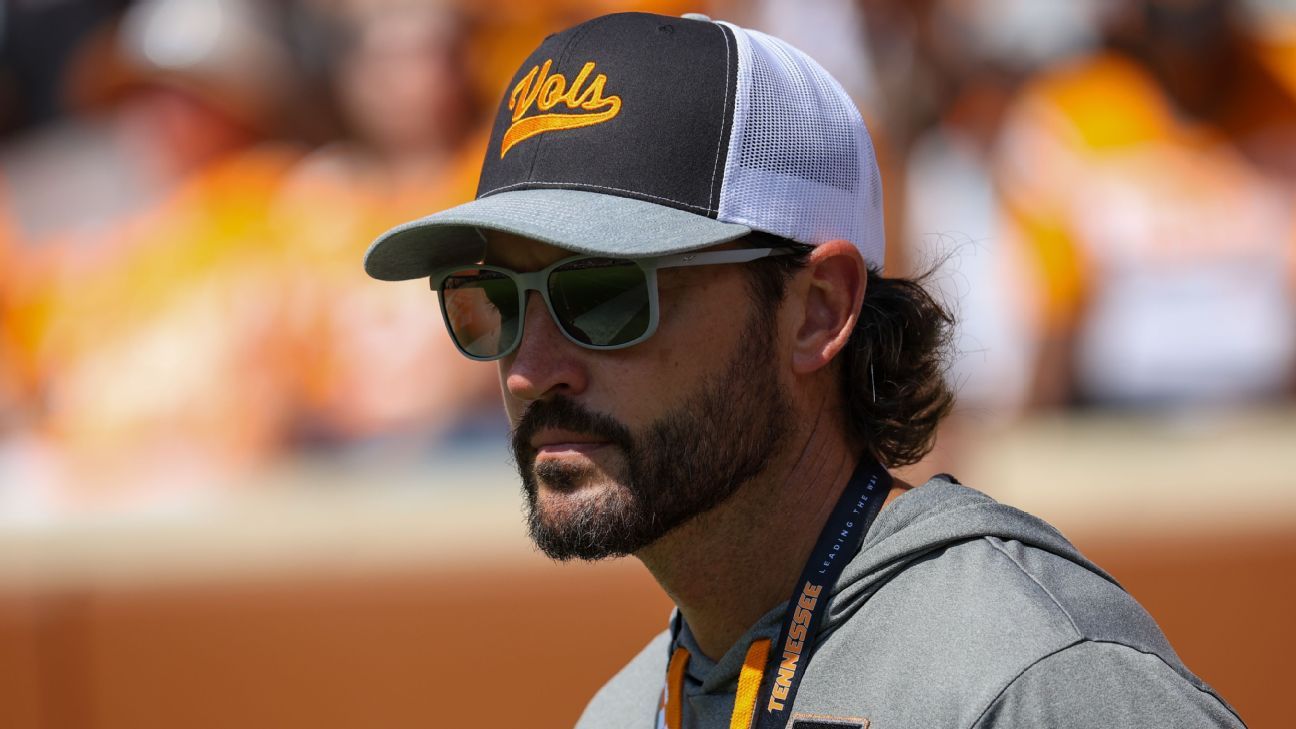 Sources: Tennessee’s Vitello finalizing deal to be Giants manager