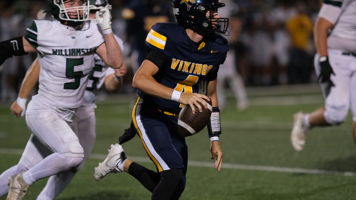 Greater Lansing high school football district final scoreboard