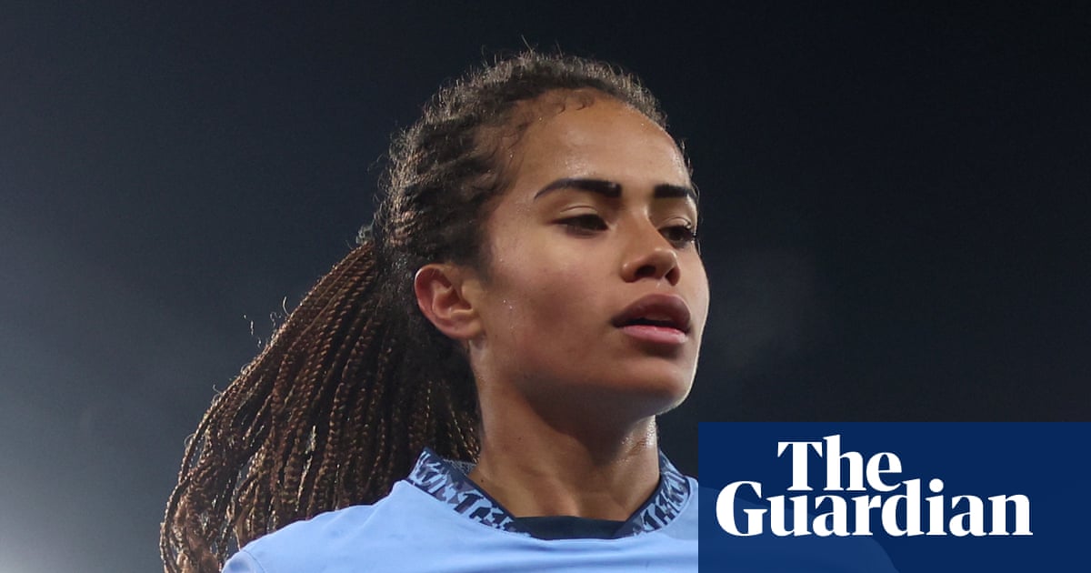 Mary Fowler claims racist treatment at French club after receiving bananas instead of flowers as leaving present | Matildas