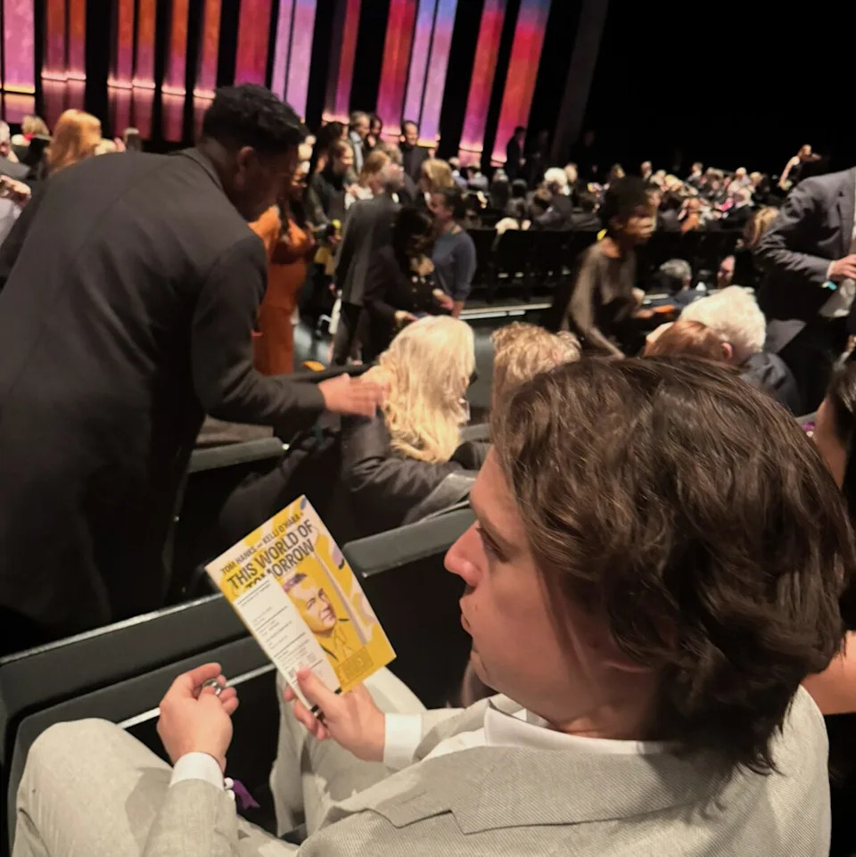  <span class="wp-caption-text">Globe</span>