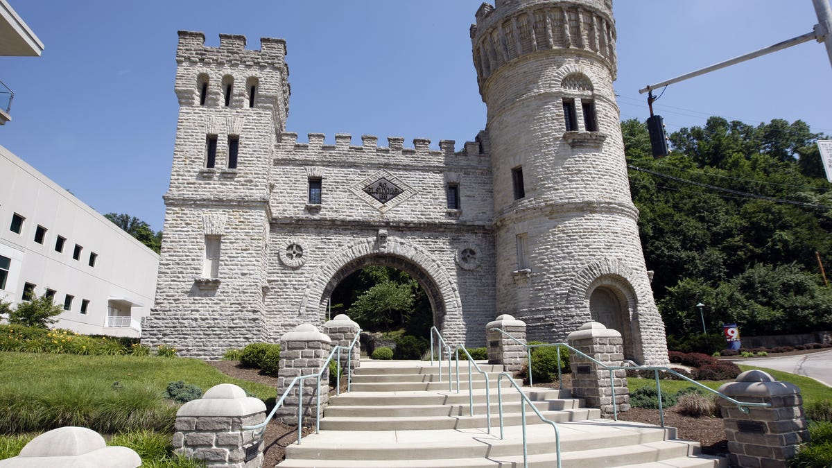 Cincinnati WCPO anchor Bret Buganski leaves station after 3+ years