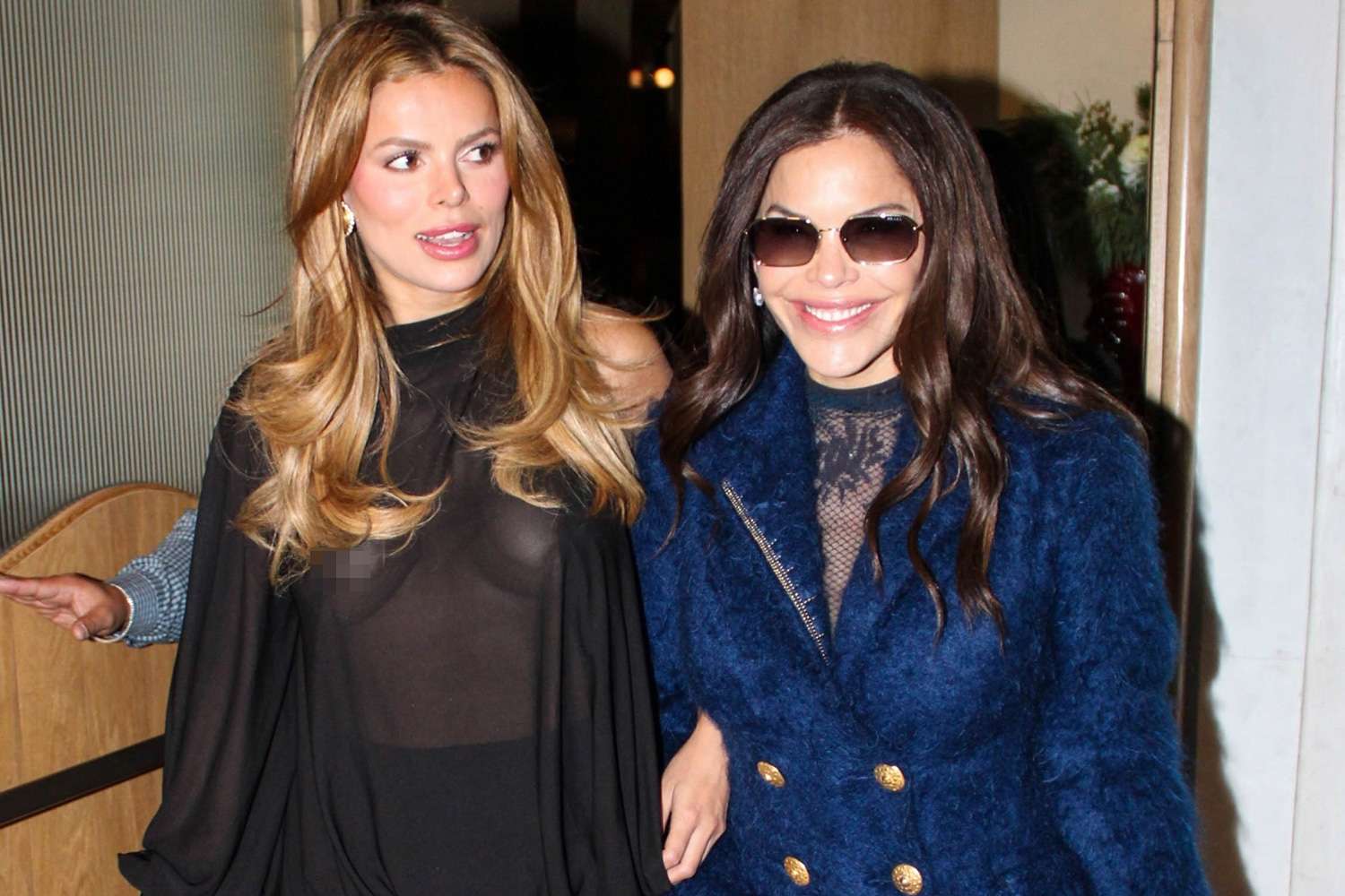 Lauren Sánchez Bezos Wears K Designer Outfit for Girls’ Night Out