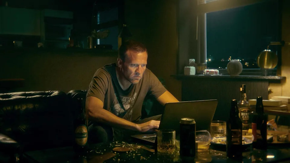 harry hole. tobias santelmann as harry hole in harry hole. cr. courtesy of netflix © 2024