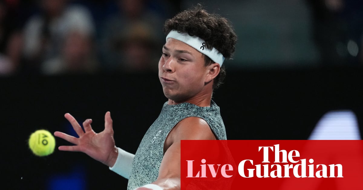 Australian Open 2026: Shelton v Ruud; Swiatek swats aside Inglis, Sinner defeats Darderi – live | Australian Open 2026