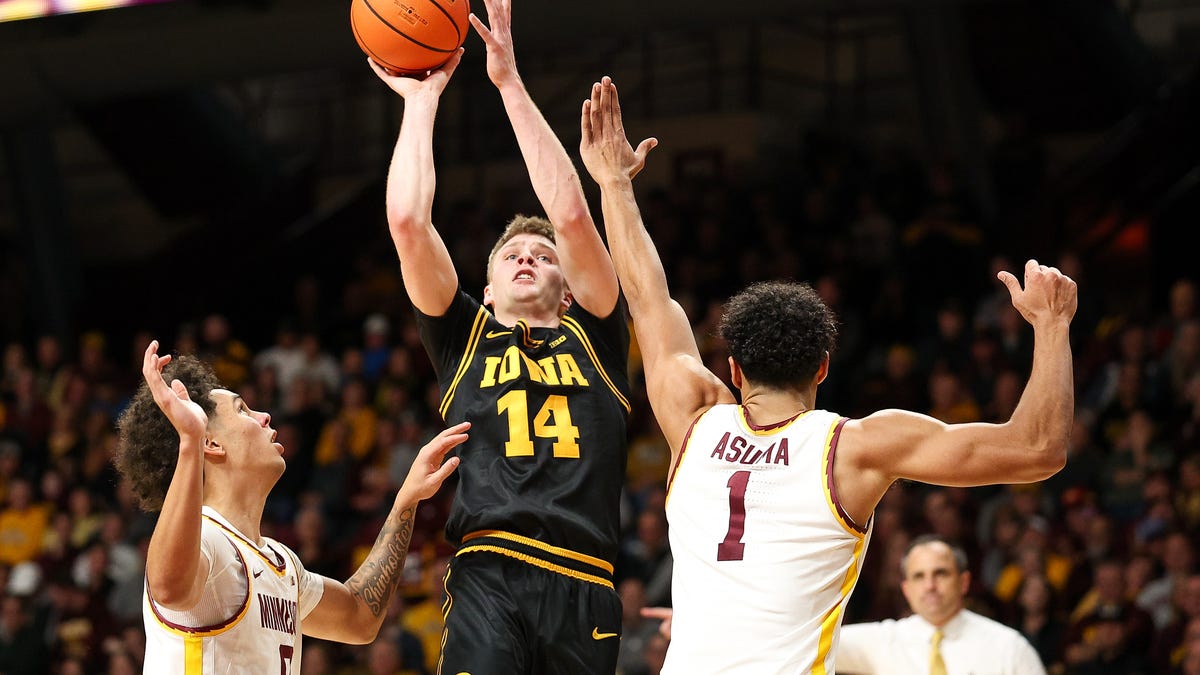 Iowa basketball game today vs Illinois: Channel, live stream, time