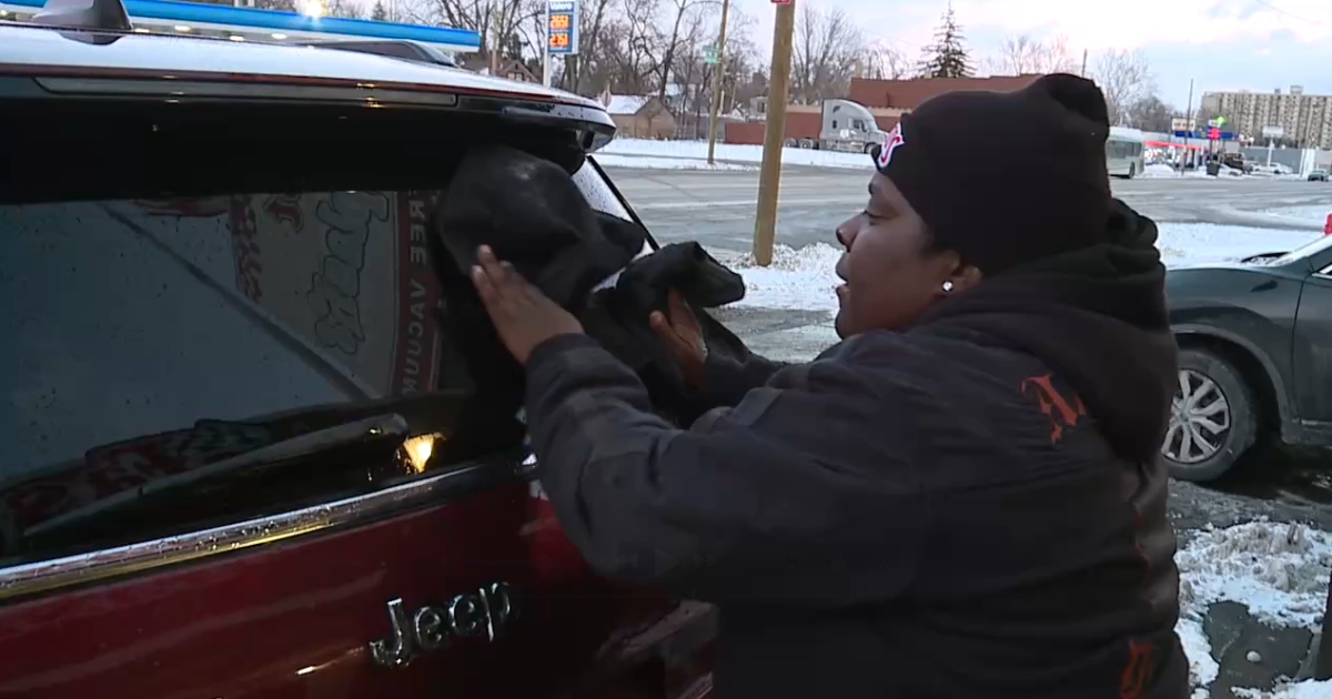 Outdoor workers brave frigid temps and wind chill to ‘get the job done’