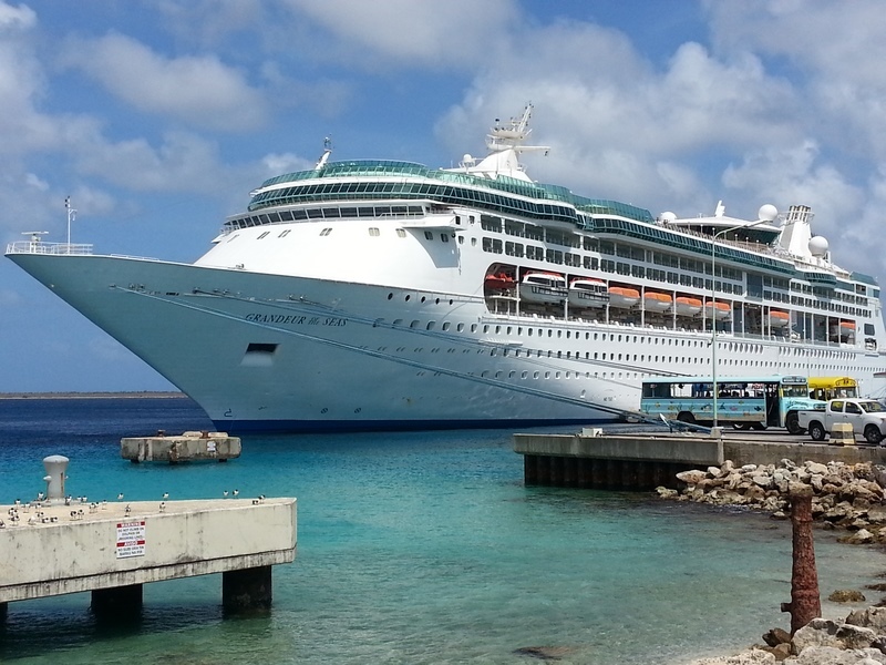 Royal Caribbean Cancels Visit to Costa Maya Due to Pier Damage – Cruise Industry News