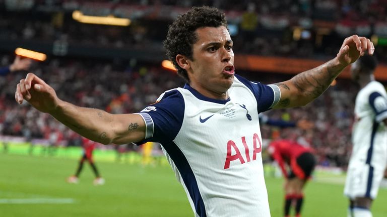 Brennan Johnson celebrates after Tottenham take the lead against Man Utd