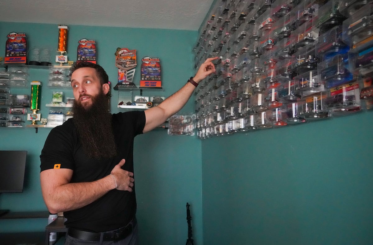 ‘Beast Games’ contestant Ian Weber of Utah wins island in ‘Survivor’ crossover episode