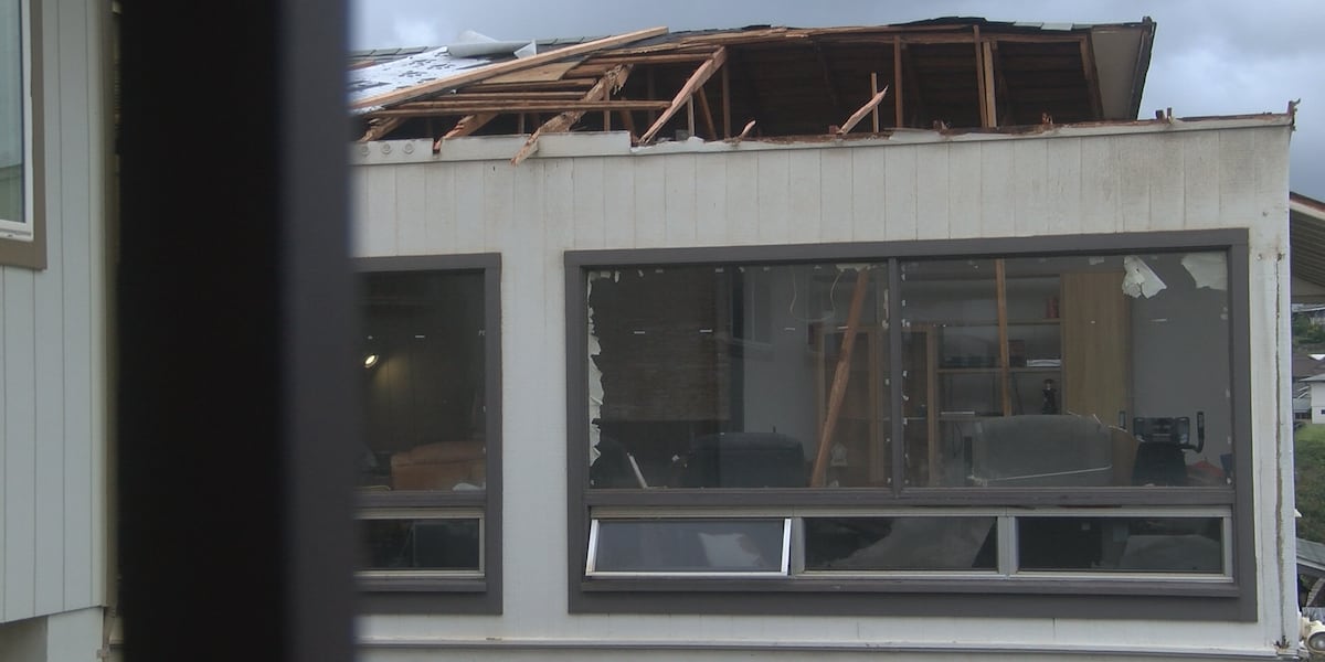 Storm gusts rip roofs off Oahu homes, 12 displaced