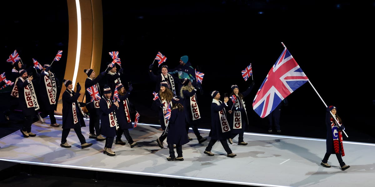Tom Daley Knitted Hats and Scarves for Great Britain’s Flagbearers at the 2026 Winter Olympics Opening Ceremony