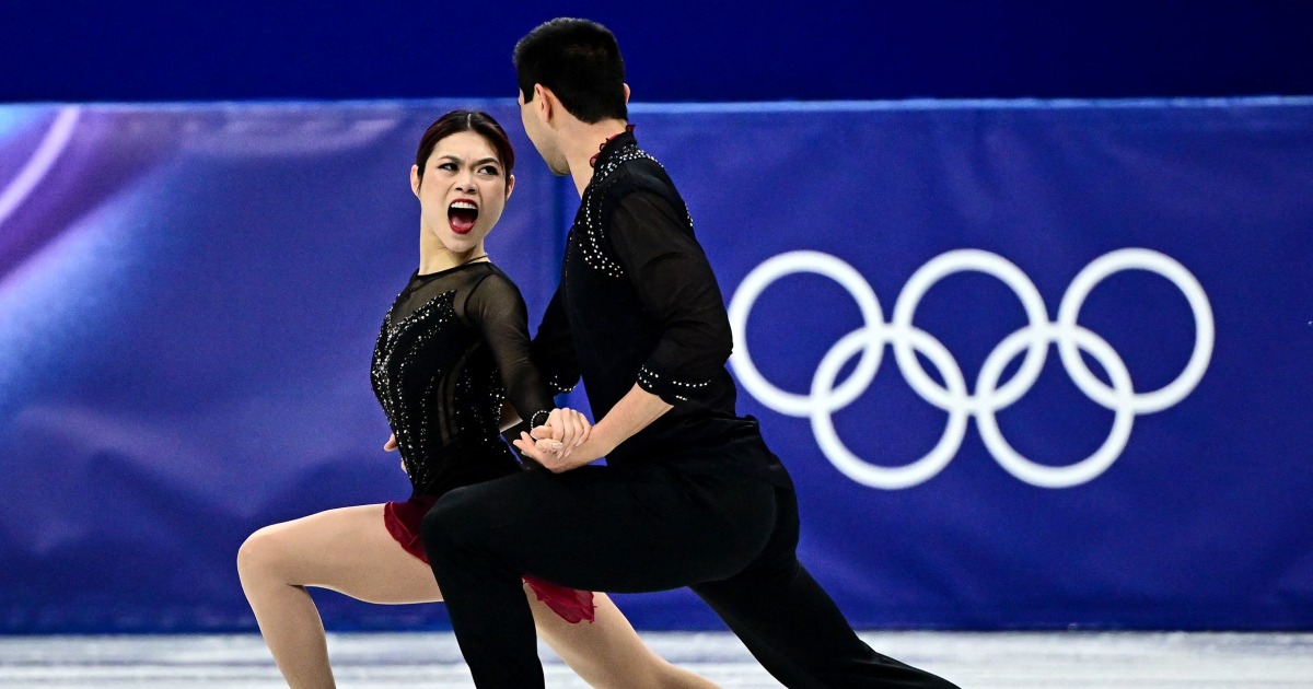 U.S. women in hockey semifinals; Americans compete for pair skating medals