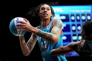 MEDLEY, FLORIDA - JANUARY 19: Brittney Griner #42 of the Vinyl drives to the basket against Aaliyah Edwards #8 of the Lunar Owls during the third quarter of the Unrivaled 2026 game at Sephora Arena on January 19, 2026 in Medley, Florida. (Photo by Leonardo Fernandez/Getty Images)
