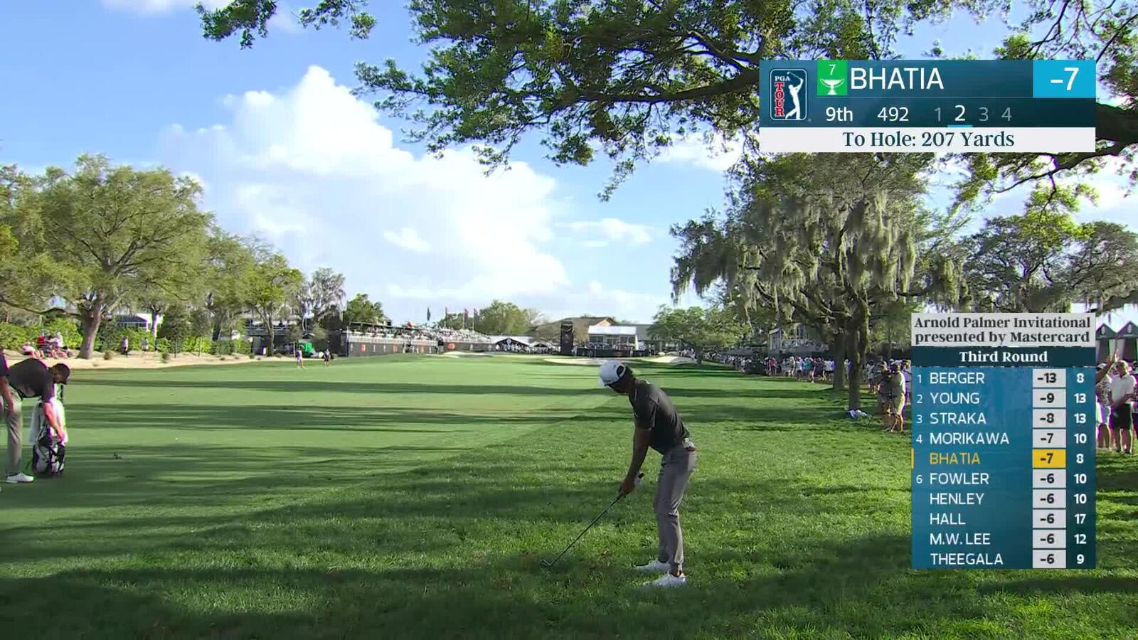 Akshay Bhatia sinks 34-foot birdie putt on No. 9 at Arnold Palmer