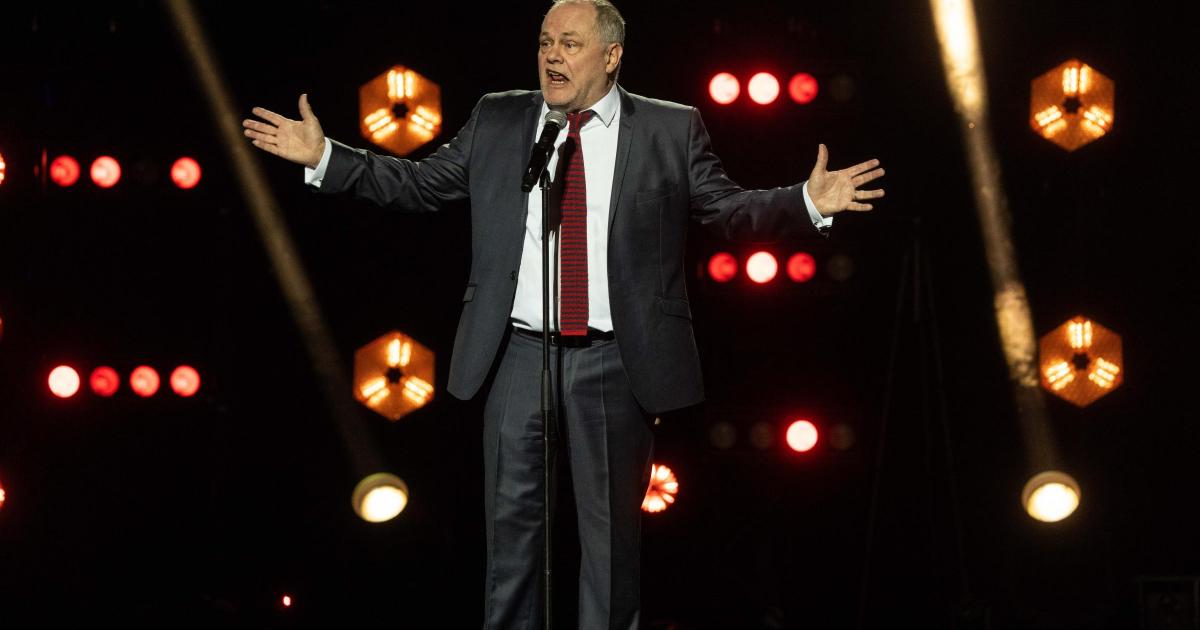 Stand-up comedians raise a laugh and money for Teenage Cancer Trust