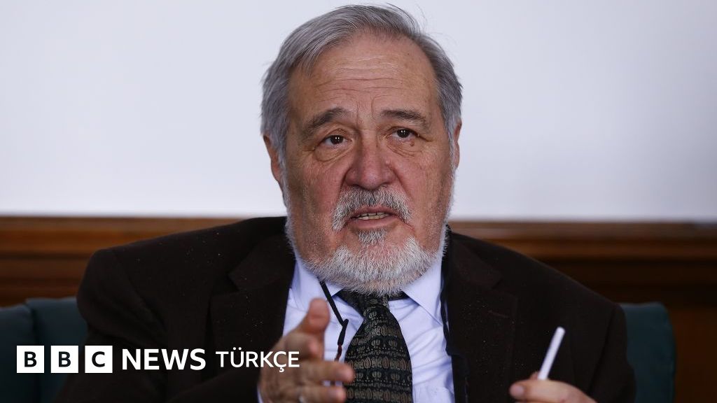 Tarihçi yazar İlber Ortaylı hayatını kaybetti