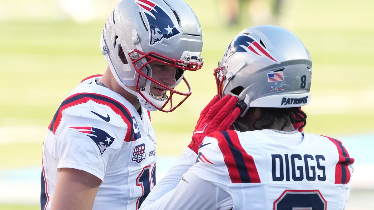 Twitter reacts to Patriots WR Stefon Diggs’ cryptic social media move