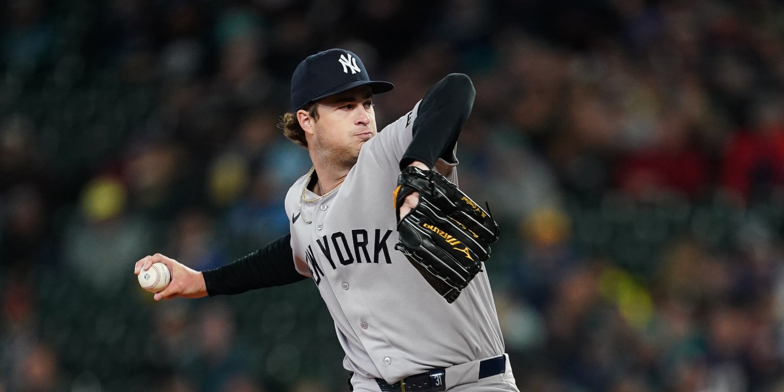 Cam Schlittler deals for Yankees in Seattle