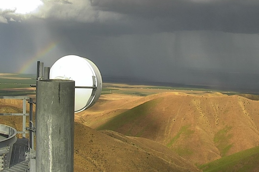Quarter-size hail hits California after tornado warning