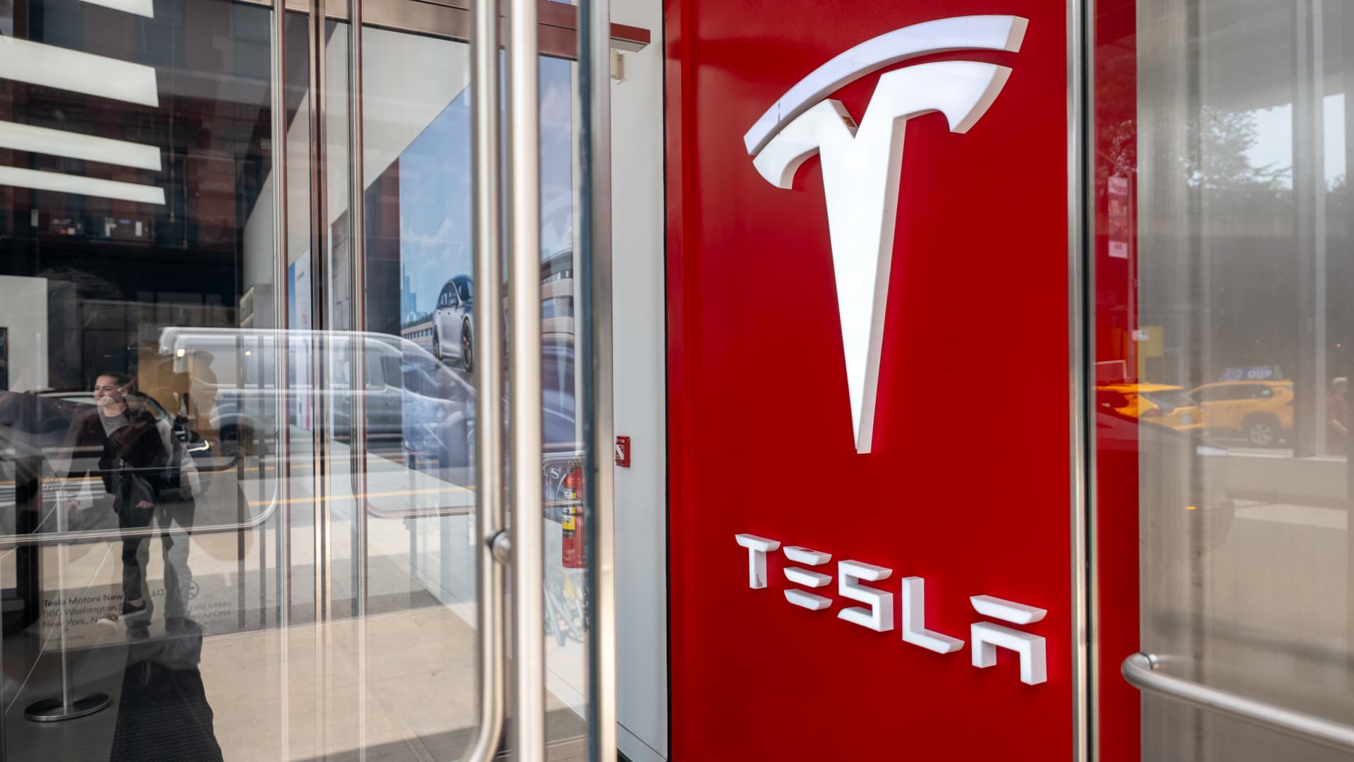 Tesla TSLA Q1 2026 vehicle delivery and production numbers