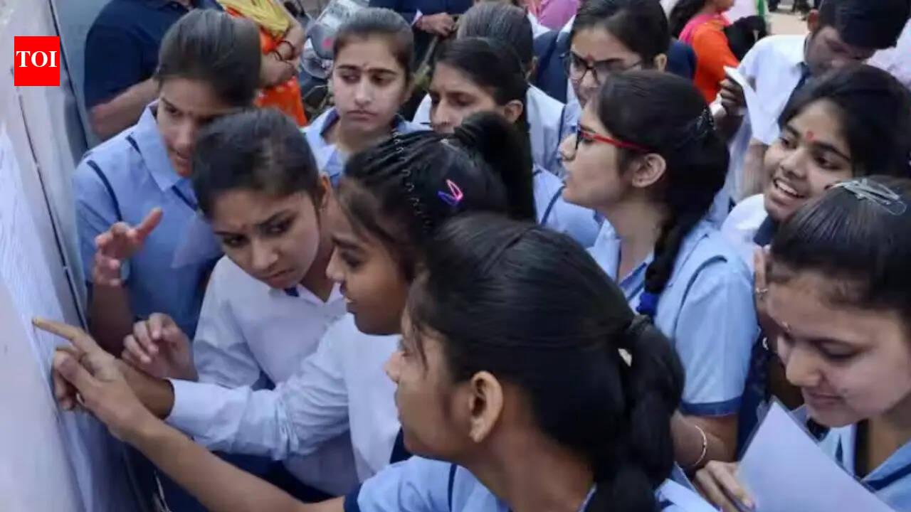 CBSE Class 12th Results 2026, results.cbse.nic.in Live Updates : Class 12 result released at results.cbse.nic.in with pass percentage 85.20, check latest updates and how to download marksheet online